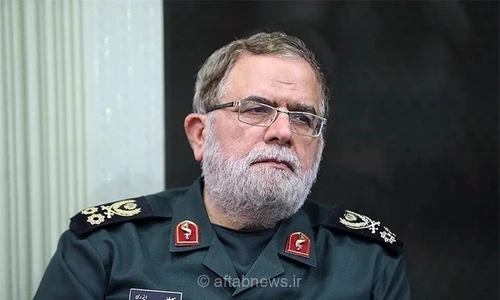 تنگه هرمز تحت کنترل کامل رزمندگان اسلام؛ تاکید جانشین فرمانده سپاه