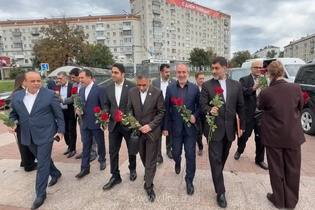 سفر هیأت اقتصادی قزوین به اولیانوفسک روسیه و گرامیداشت یاد قربانیان جنگ جهانی دوم