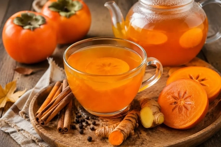 چای خرمالو با عطر زنجبیل و دارچین: نوشیدنی پاییزی با خواص درمانی