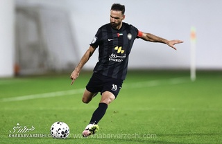 پایان رویای بازگشت به پرسپولیس؛ احمد نوراللهی پیشنهاد سرخ‌پوشان را رد کرد و در لیگ امارات ماندنی شد