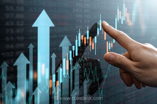 افزایش 18 درصدی قیمت اتر به 2250 دلار همزمان با عبور بیت کوین از 69 هزار دلار
