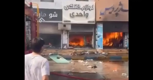 آتش‌سوزی در پاساژ خرید عسلویه: عامل حریق اتصال سیم برق