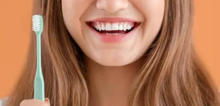 چگونه و چند بار در روز مسواک بزنیم؟ توضیحات دکتر زهرا قربانی