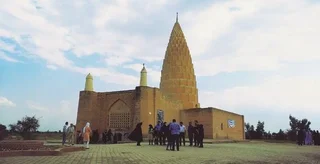 مرمت آرامگاه یعقوب لیث صفاری با معماری ساسانی و توسعه فضای سبز