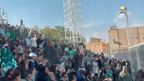 ویدیو: حال و هوای سکوی زنان هوادار خیبر پیش از بازی با پرسپولیس
