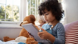 تحقیق جدید: استفاده بیش از حد از موبایل همیشه برای کودکان مضر نیست