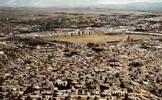 سفر به تهرانِ ۱۰۰ سال پیش؛ تماشای قدیمی‌ترین عکس هوایی پایتخت که با جادوی هوش مصنوعی رنگی شد