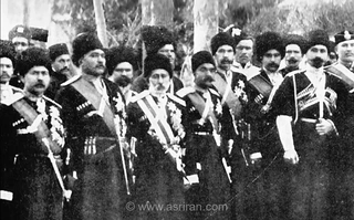 تصویری از افسران روسی و ایرانی قزاقخانه در اواخر دوره قاجار