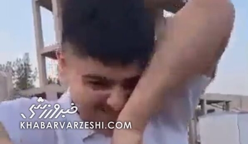 سهرابی در کشتی فرنگی جهان قهرمان شد/ برادر اوتیسمی ذوق زده شد