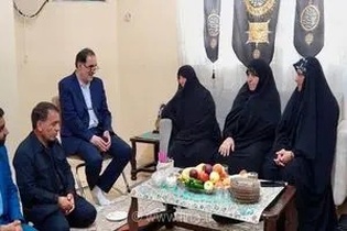 تاکید رئیس بنیاد شهید بر ضرورت ساخت آثار فاخر برای معرفی قهرمانان ملی در دیدار با خانواده شهید تنگسیری