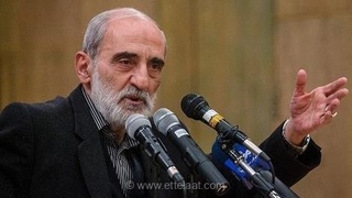 شریعتمداری: مذاکره بر سر تنگه هرمز، نجات آمریکا است