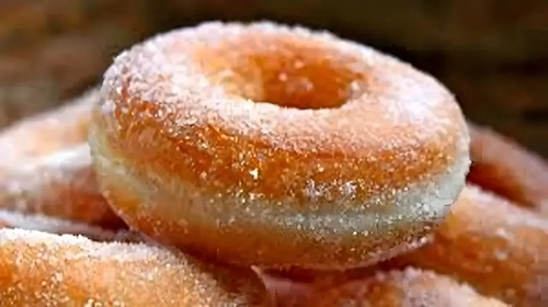 طرز تهیه دونات سیب خانگی با بافتی نرم و لطیف