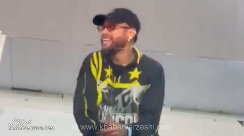 کری خوانی نیمار برای هواداران رقیب: با یک زانو هم از شما بهترم!