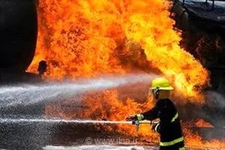 مهار سریع آتش‌سوزی مهیب در کارگاه تولید نبات و آب‌نبات در هسته مرکزی شهر مشهد