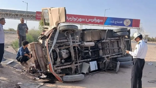 واژگونی مینی‌بوس در محور یزد-میبد؛ ۸ مصدوم