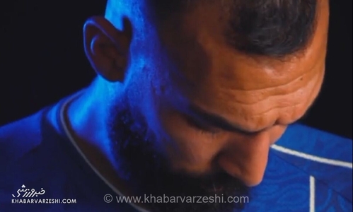 تجلیل باشگاه استقلال از وفاداری کاپیتان؛ روزبه چشمی یازدهمین فصل حضور خود در جمع آبی‌پوشان پایتخت را جشن گرفت