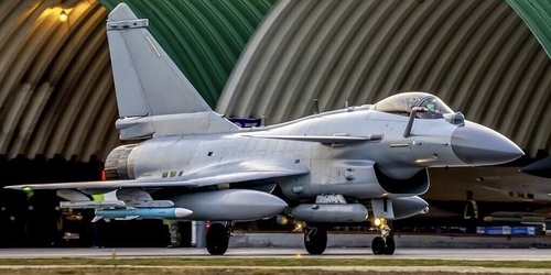 آذربایجان جنگنده J-10C پیشرفته چین را خریداری کرد