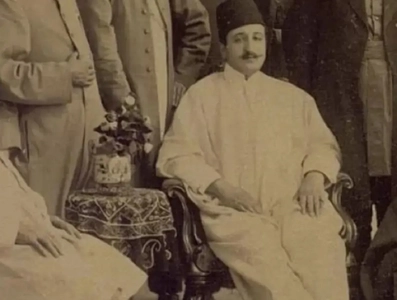 عکس یادگاری شازده قجری و ملازمان