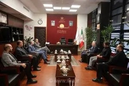 نقش‌آفرینی هنرمندان برجسته کشور برای احیای هویت اصیل ایرانی در دکوراسیون سالن تشریفات فرودگاه بین‌المللی امام خمینی(ره)