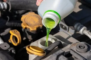 رنگ ضدیخ خودرو چه معنایی دارد و چگونه ضدیخ مناسب را انتخاب کنیم؟