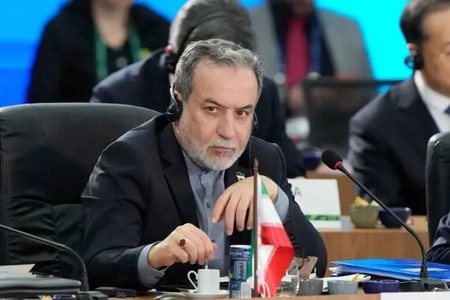 عراقچی: تنگه هرمز در صورت اجرای شروط ایران، روز ششم باز می‌شود