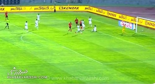 گل دیرهنگام تراکتور به پرسپولیس با اشتباه مدافعان؛ تساوی در لحظات پایانی