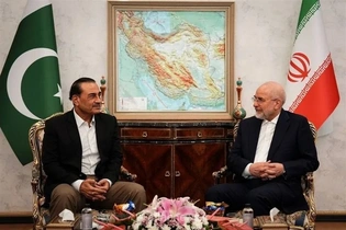 پیام ایران درباره تنگه هرمز از طریق فرمانده ارتش پاکستان به آمریکا ارسال شد