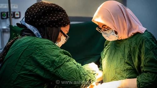 جراحی موفقیت‌آمیز در سنندج؛ خروج توده ۴۰۰ گرمی از بدن بیمار ۴۹ ساله با موفقیت انجام شد