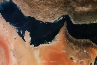 تنگه هرمز؛ آتش‌سوزی در یک نفتکش پس از برخورد به پرتابه ناشناس