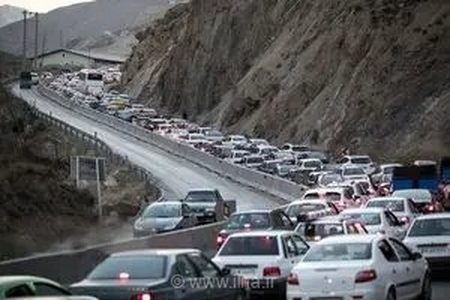 آغاز موج اصلی بازگشت زائران اربعین؛ ترافیک سنگین اما روان در محورهای مواصلاتی استان کرمانشاه
