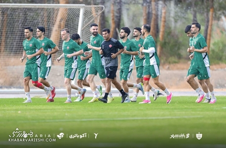 بازگشت آقای گل و هافبک پرسپولیس به تمرینات