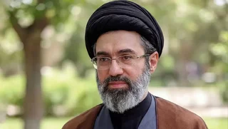 رهبر انقلاب: عملیات ذوالفقاری و حماسه مردمی آبادان نمونه‌ای از ایستادگی و فداکاری ملت ایران