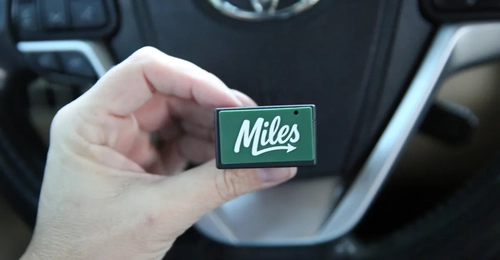 بررسی دستگاه Miles Plug: ردیابی خودرو و کمک اضطراری بدون فروش اطلاعات