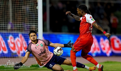 فرصت‌سوزی بیفوما در دیدار پرسپولیس و خیبر و اعتراف او
