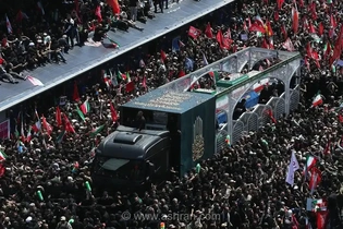 لحظاتی از تشییع پیکر رهبر شهید در میدان آزادی تهران