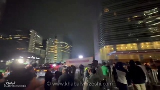 ویدیو| رفتار باورنکردنی هواداران میزبان جام جهانی/ نگذاشتند رقیب بخوابد، پلیس تماشا کرد!