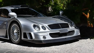 نگاهی به مرسدس بنز CLK GTR؛ هیولای ۶۰۰ اسب‌بخاری که تنها ۲۵ نمونه جاده‌ای از آن تولید شد