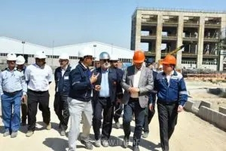 بازدید میدانی مدیران گروه پارسیان از پتروشیمی تبریز برای بررسی روند پیشرفت و رفع چالش‌های پروژه‌های توسعه‌ای