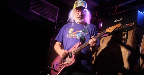 جی ماسیس: گیتاریست افسانه‌ای Dinosaur Jr. در گفتگو