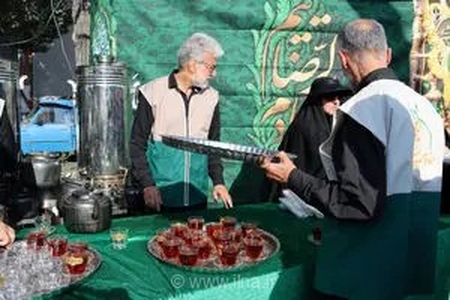 برپایی موکب خدمت رضوی منطقه ۴ تهران برای میزبانی از زائران پیاده‌روی جاماندگان اربعین حسینی