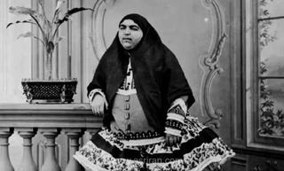 تصویر تاریخی از تاج السلطنه، دختر ناصرالدین شاه در روز نامزدی‌اش در سال 1273