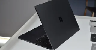 تاریخ عرضه و قیمت لپ‌تاپ Surface Laptop Ultra از مایکروسافت اعلام شد