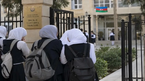 پوشش محجبه در مدارس آذربایجان؛ کشمکش دولت و حقوق شهروندی