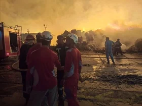 آتش‌سوزی در کارخانه کارتن‌سازی کرمانشاه؛ ۴ مصدوم