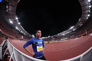 دیسکالیفه شدن فاطمه محیطی‌زاده به دلیل کفش نامناسب
