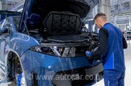 برنامه راهبردی بی‌ام‌و برای کاهش هزینه‌ها: تعدیل نیرو بدون تعطیلی کارخانه‌ها و تمرکز بر فروش مستقیم به مشتریان