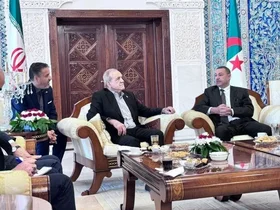 استقبال وزیر کشور الجزایر از رئیس جمهور پزشکیان در توقف کوتاه