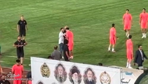 حضور پیام صادقیان در ورزشگاه شهدای قدس برای تماشای بازی پرسپولیس و ملوان
