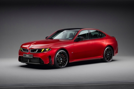 BMW سری 3 با موتور شش سیلندری: یک بازمانده‌ی بی‌رقیب در بازار خودرو
