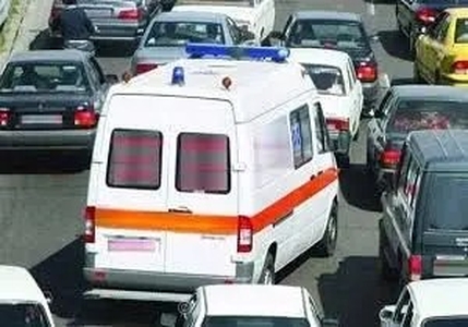 هشدار پلیس درباره تخلف رانندگان؛ تردد پشت خودروهای امدادی ممنوع